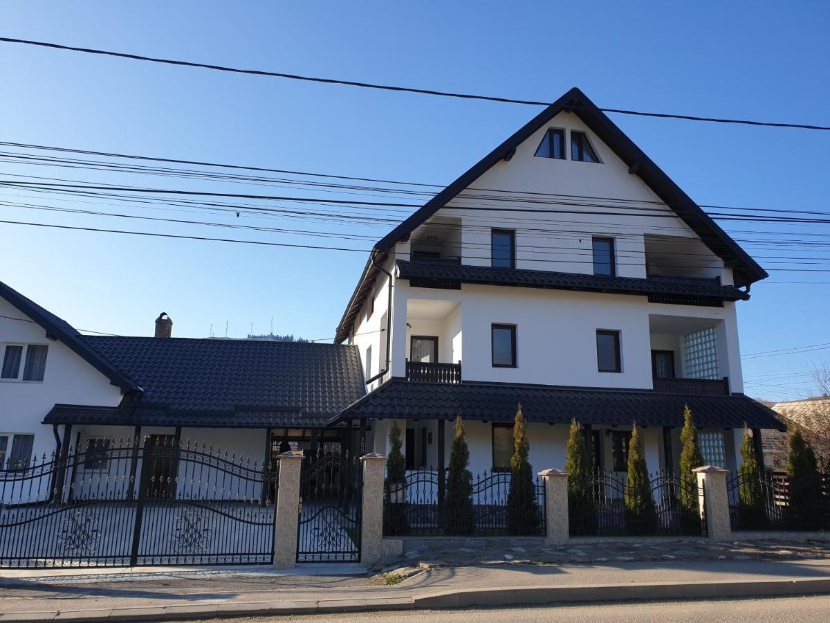 Pensiunea Sofia Gura Humorului Exterior foto